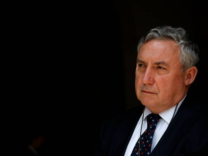 “Debemos ser capaces de generar instancias de debate y discusión, de tomar acciones concretas que delimiten el daño que se puede terminar causando”, dijo el Rector Ennio Vivaldi. “Debemos ser capaces de generar instancias de debate y discusión, de tomar acciones concretas que delimiten el daño que se puede terminar causando”, dijo el Rector Ennio Vivaldi.