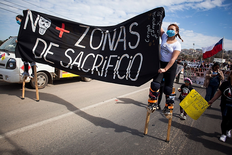 Las mujeres han sido un pilar fundamental en el posicionamiento de los temas medioambientales, sobre todo en la organización y articulación de movimientos sociales.